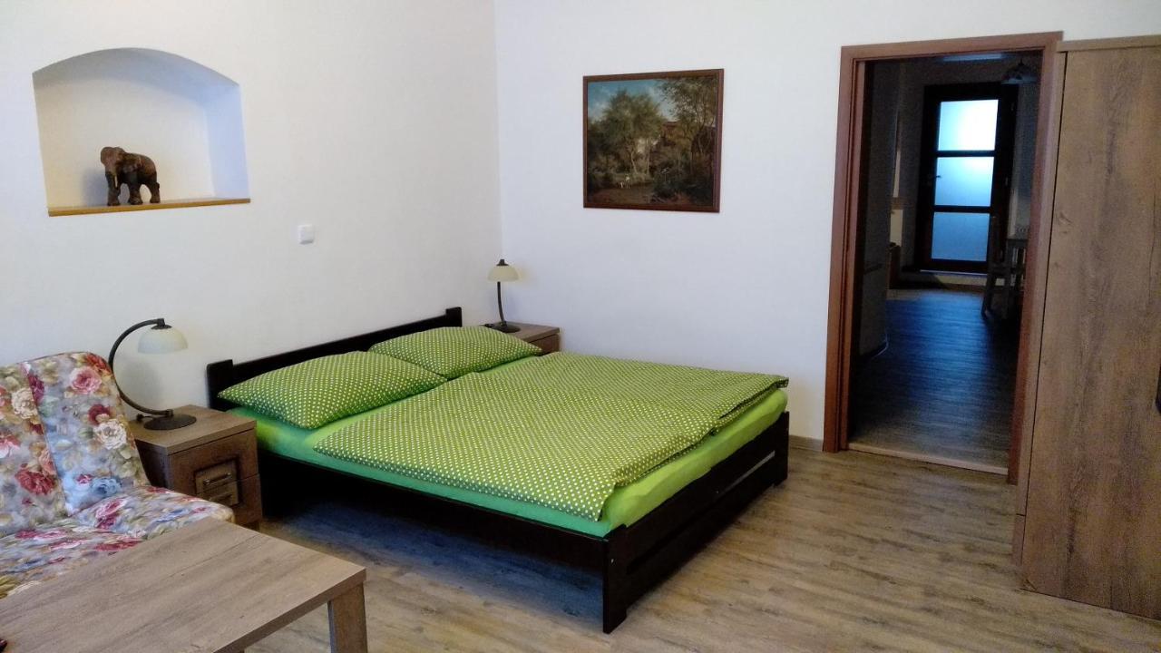 Apartmany Kukacci Hnizdo Benesov nad Ploucnici エクステリア 写真